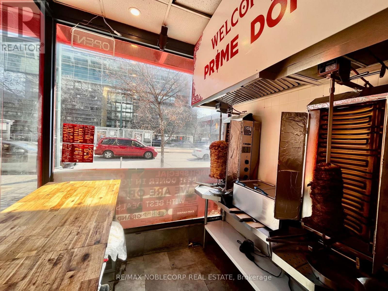 656 SPADINA AVENUE Image 6