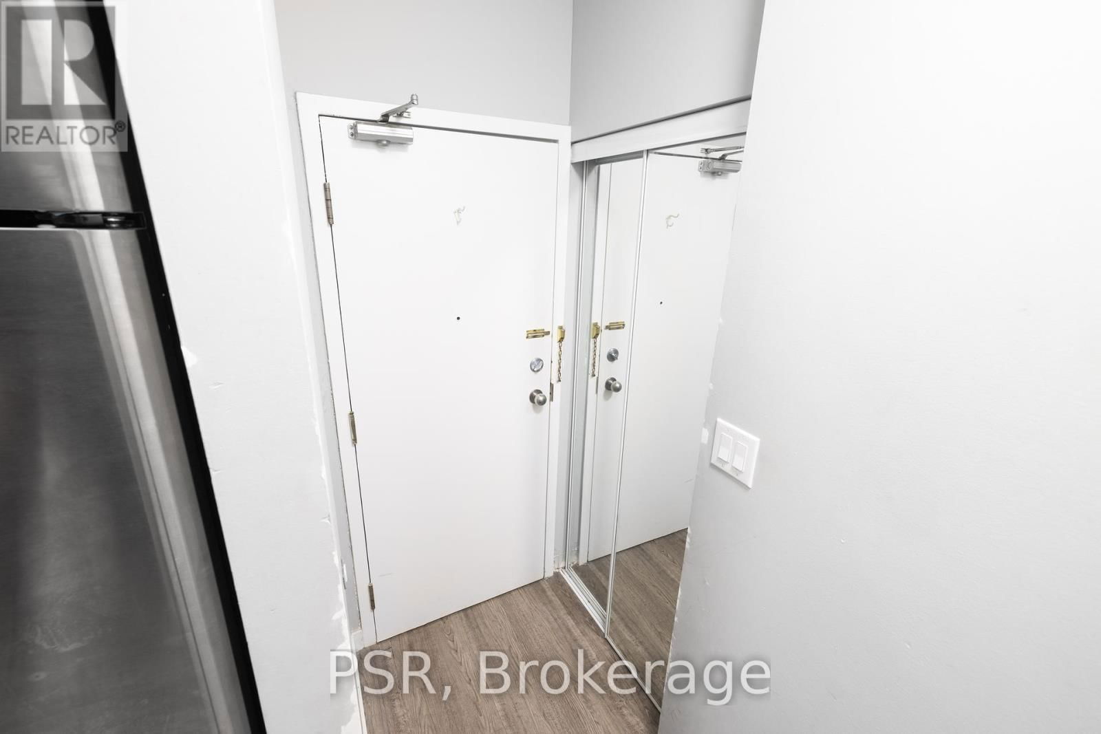 5 - 205 GERRARD STREET EAST Image 15