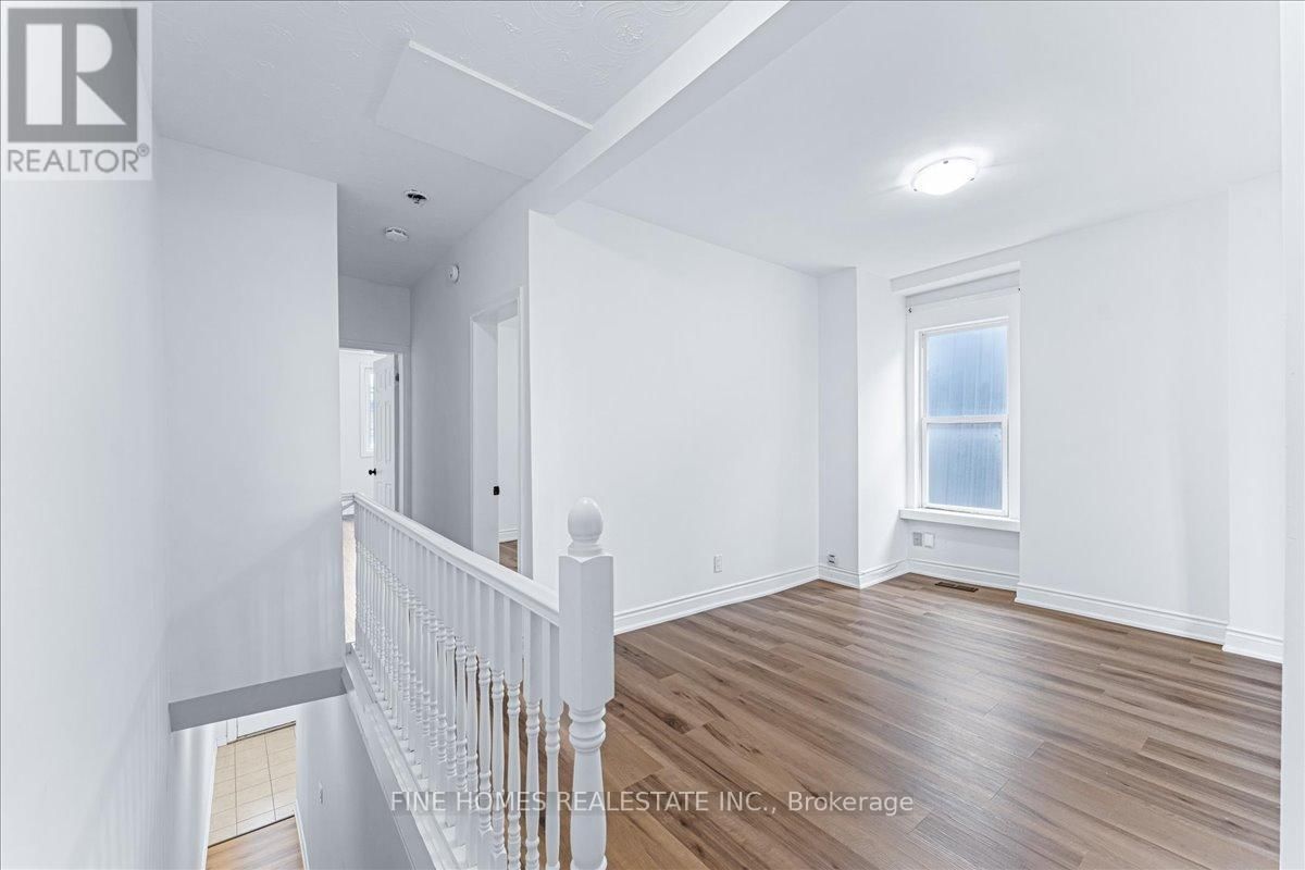 2nd floor - 390 OAKWOOD AVENUE Image 6