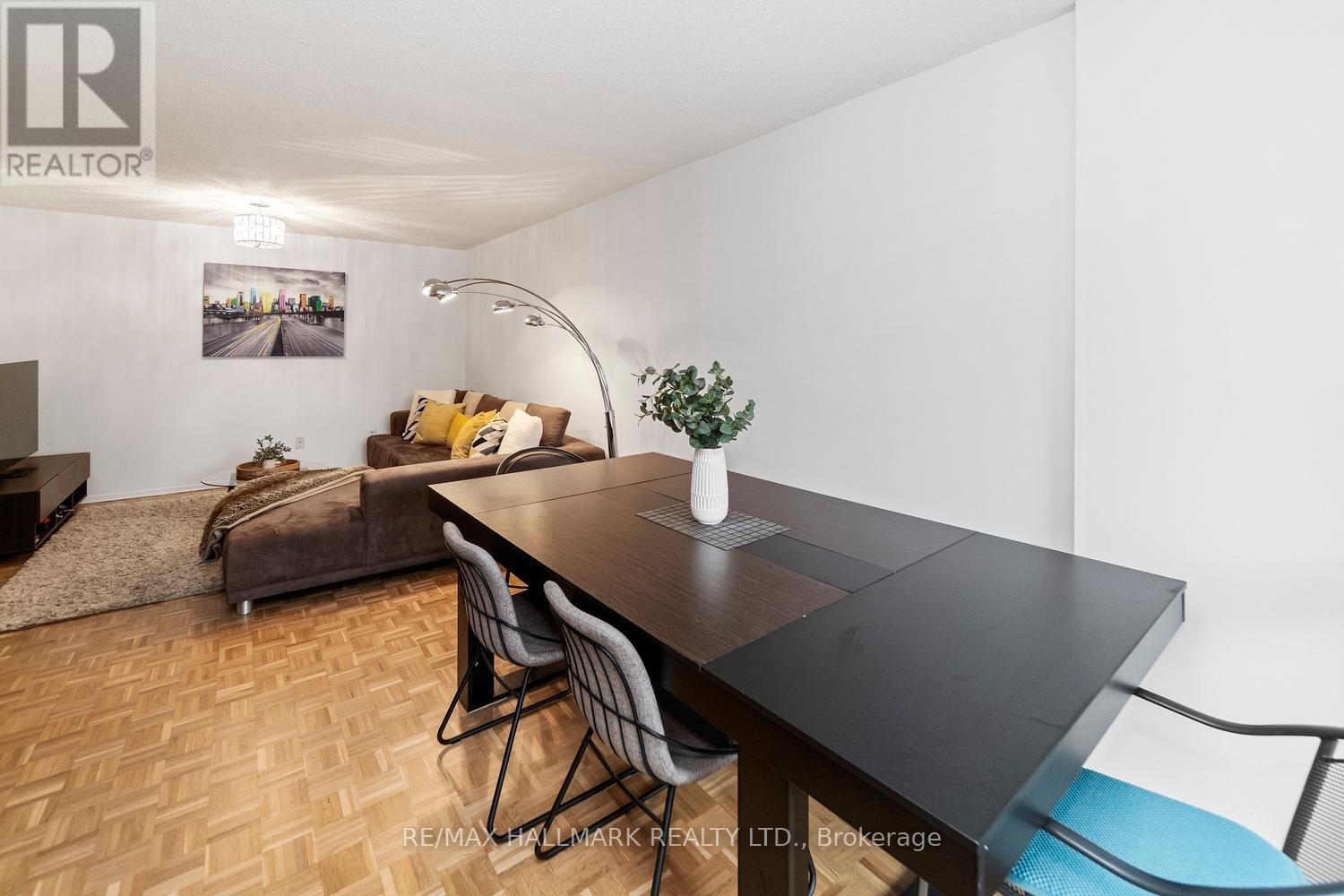 417 - 89 MCCAUL STREET Image 12