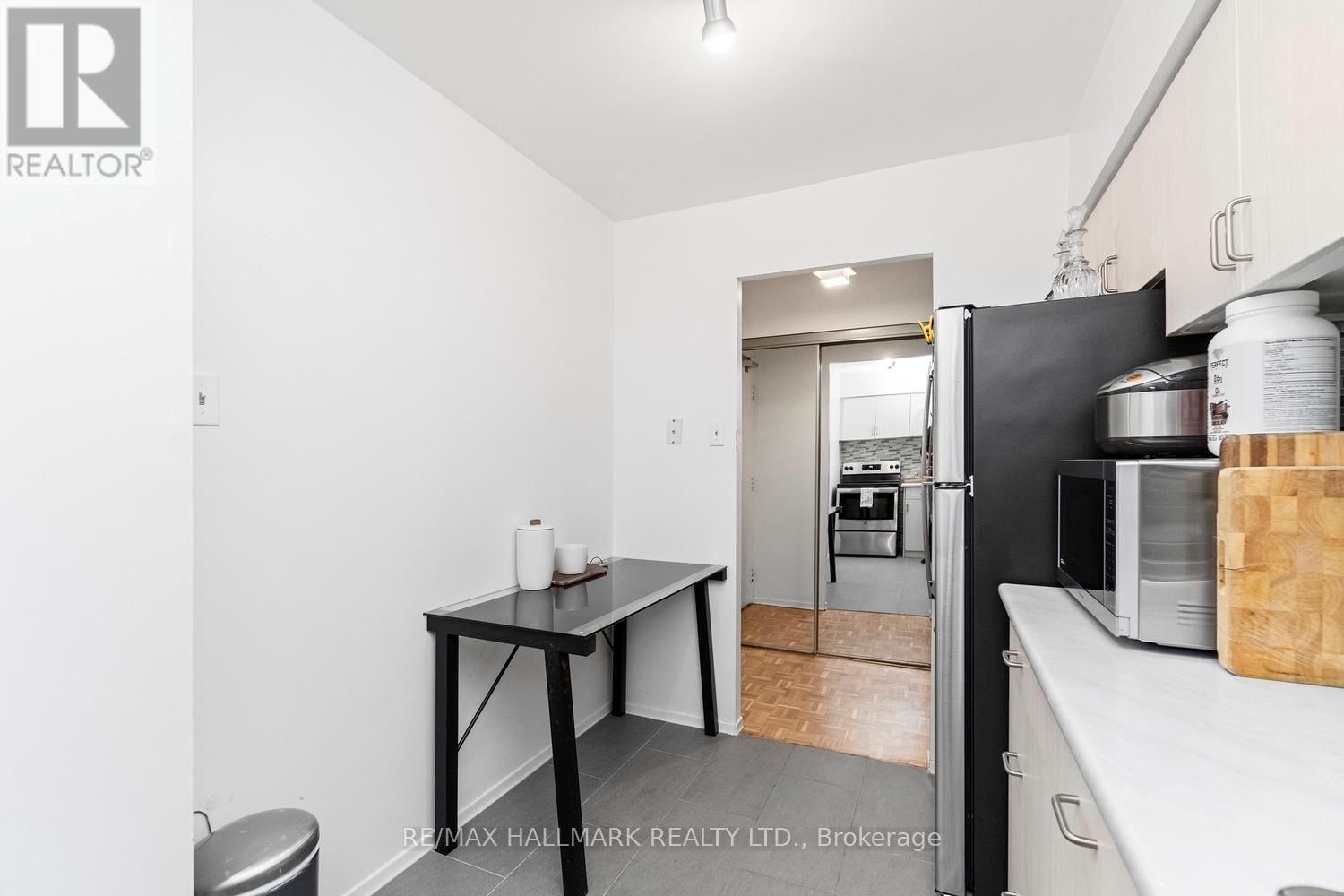 417 - 89 MCCAUL STREET Image 17