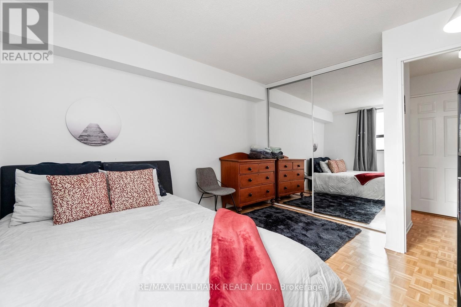 417 - 89 MCCAUL STREET Image 18
