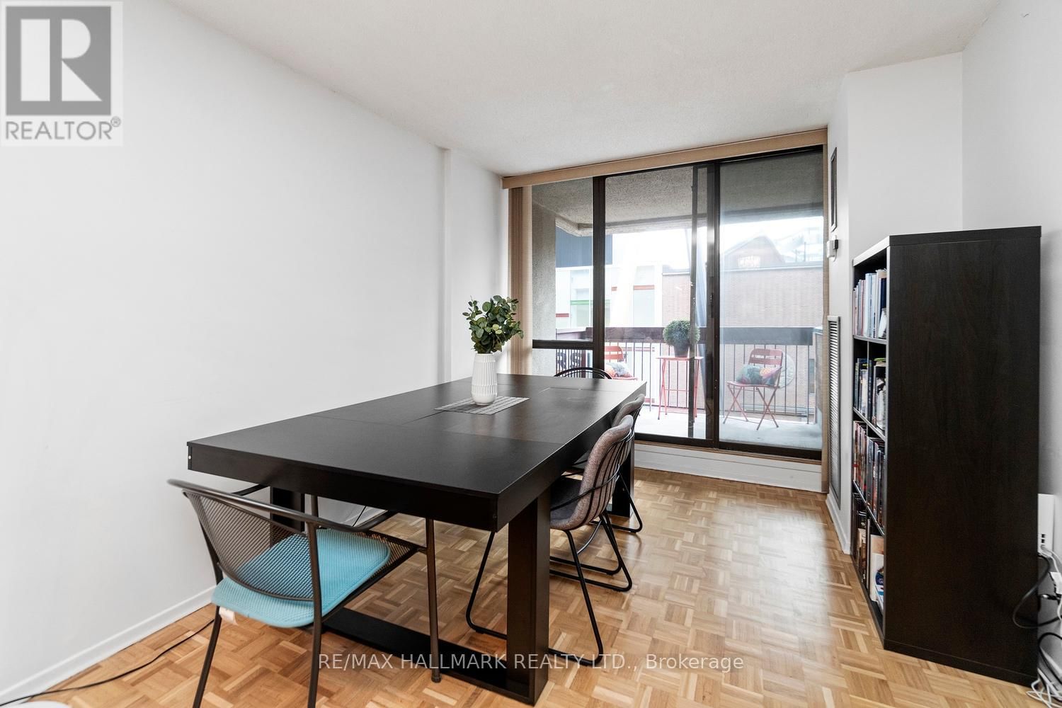417 - 89 MCCAUL STREET Image 3