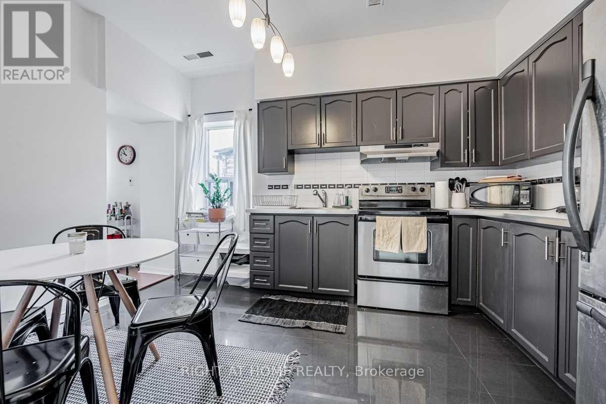 2 - 1069 COLLEGE STREET Image 4