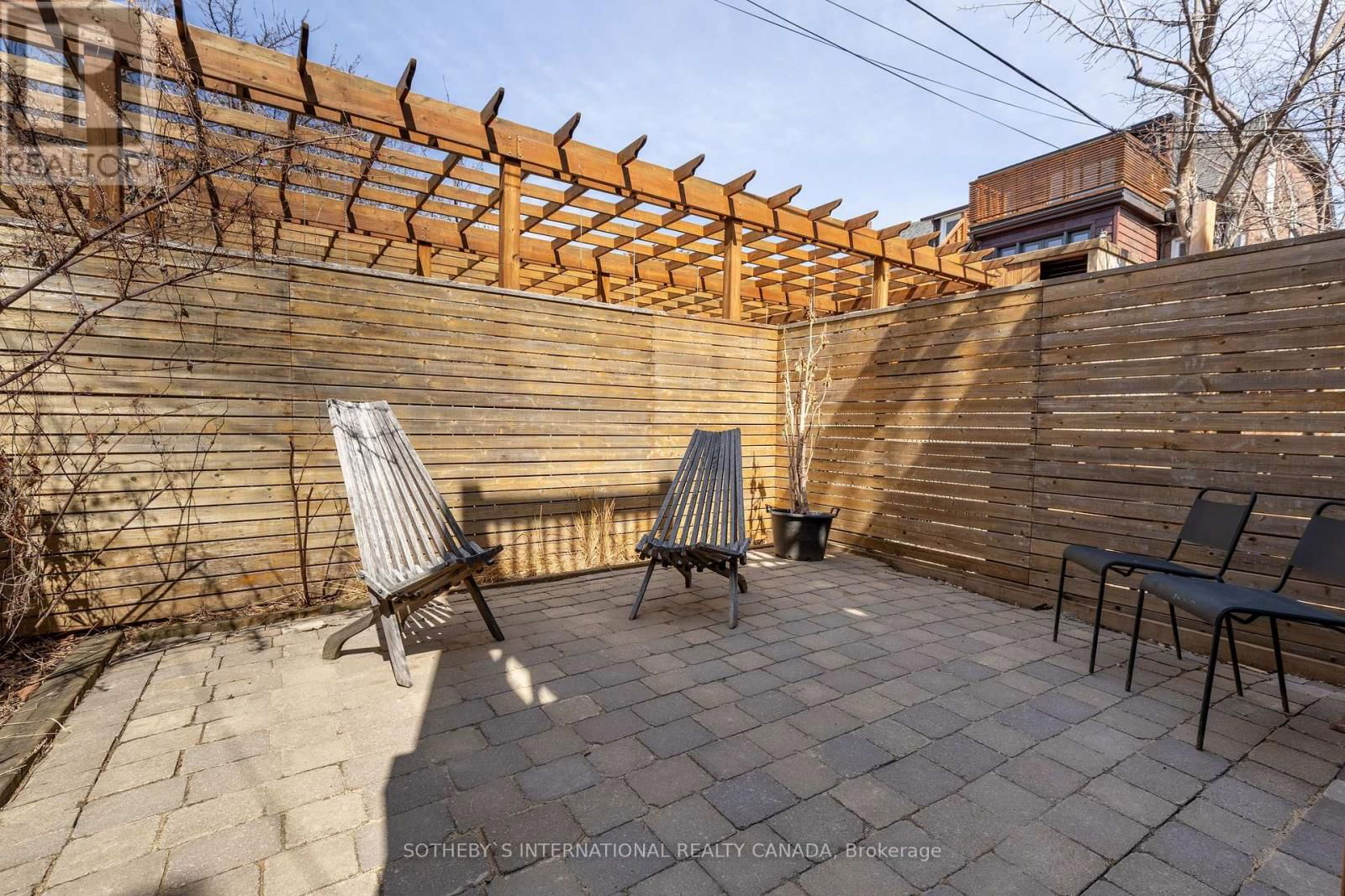 872 COLLEGE STREET Image 13