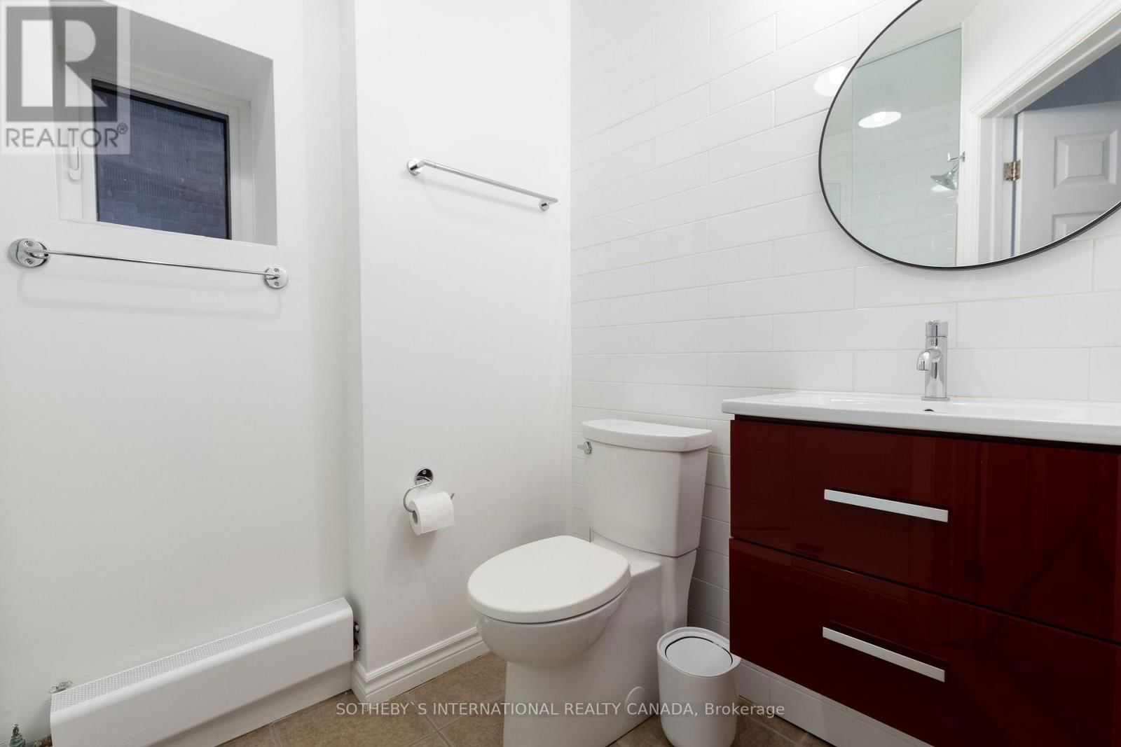 872 COLLEGE STREET Image 21