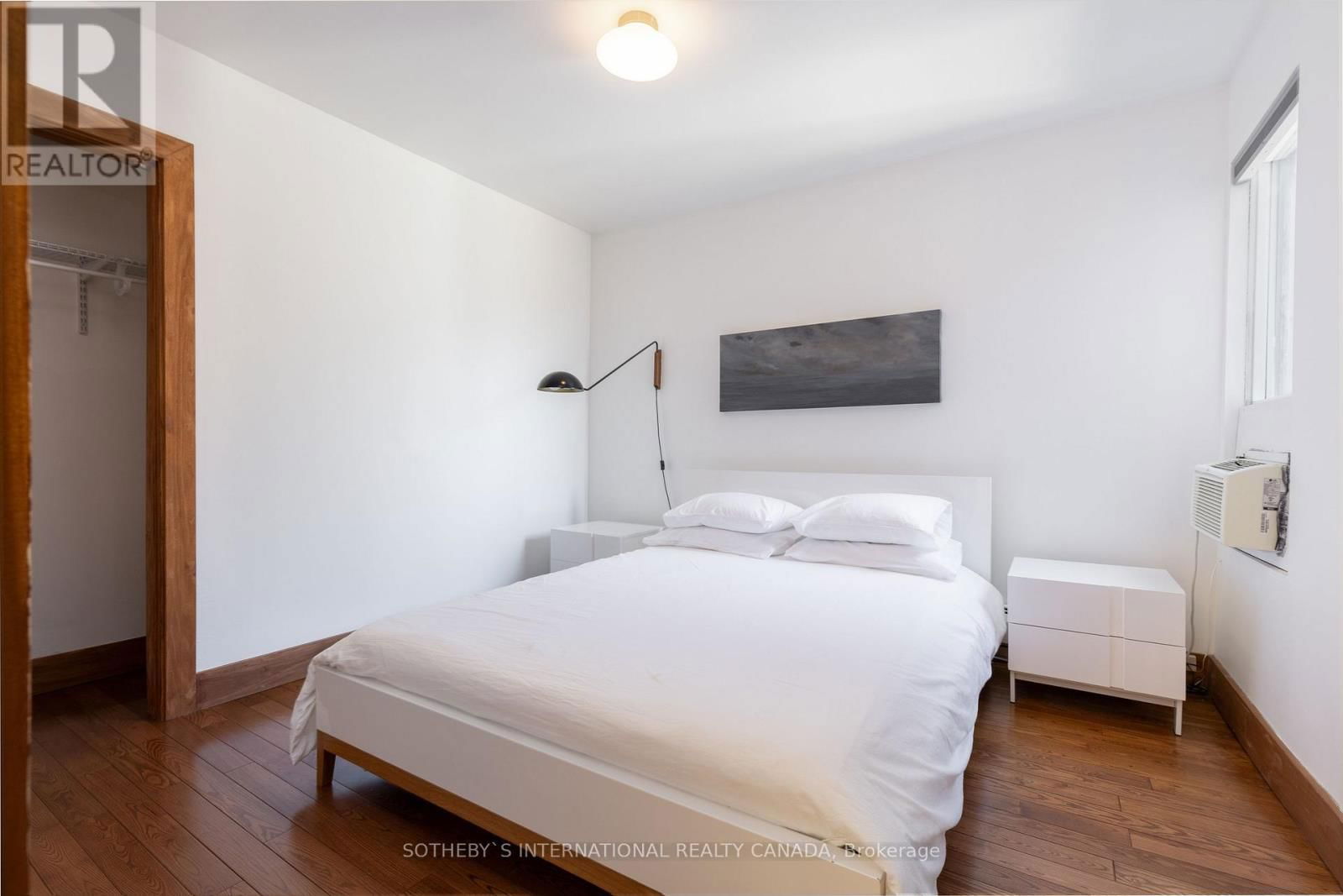 872 COLLEGE STREET Image 38