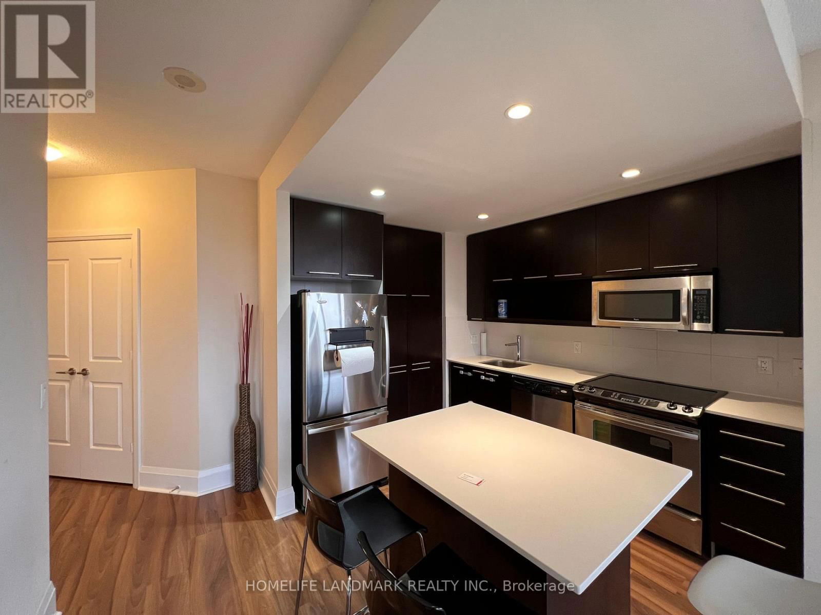 1022 - 100 HARRISON GARDEN BOULEVARD Image 2