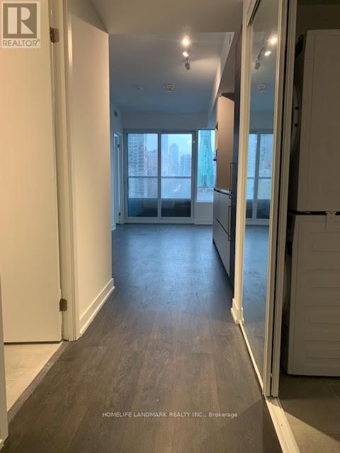 806 - Jarvis 319 STREET Image 13
