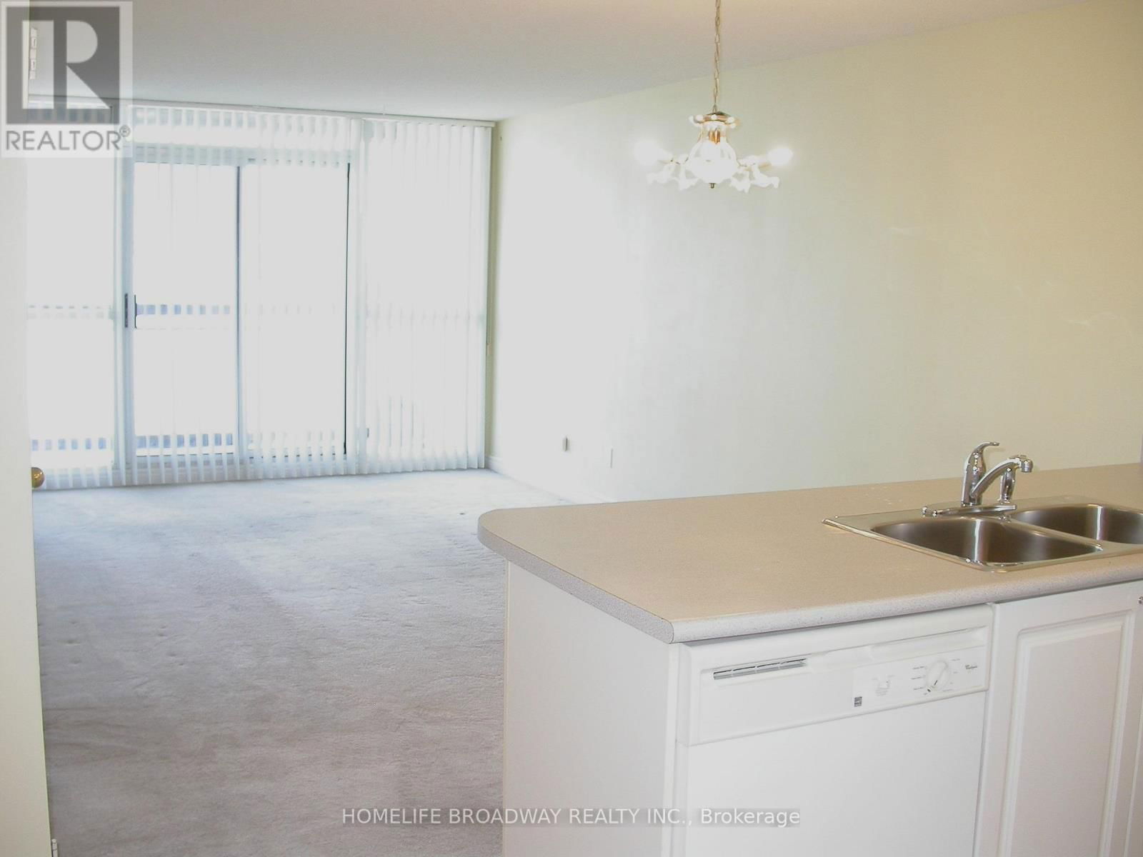 2815 - 18 PARKVIEW AVENUE Image 12