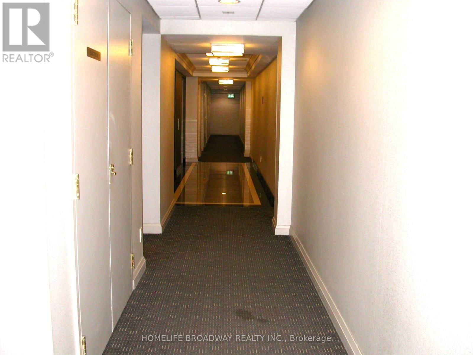 2815 - 18 PARKVIEW AVENUE Image 3