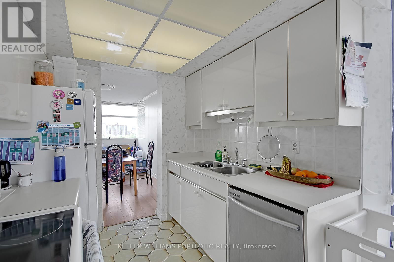702 - 100 ANTIBES DRIVE Image 13