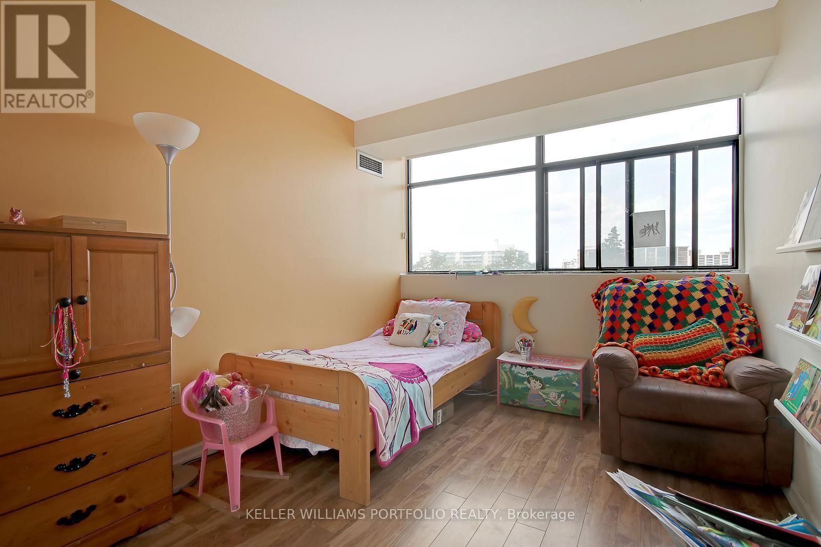 702 - 100 ANTIBES DRIVE Image 16