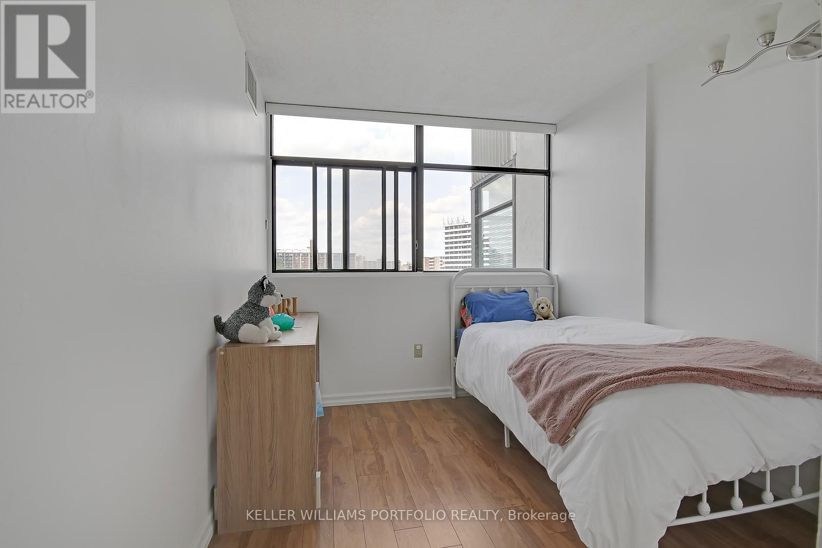 702 - 100 ANTIBES DRIVE Image 18