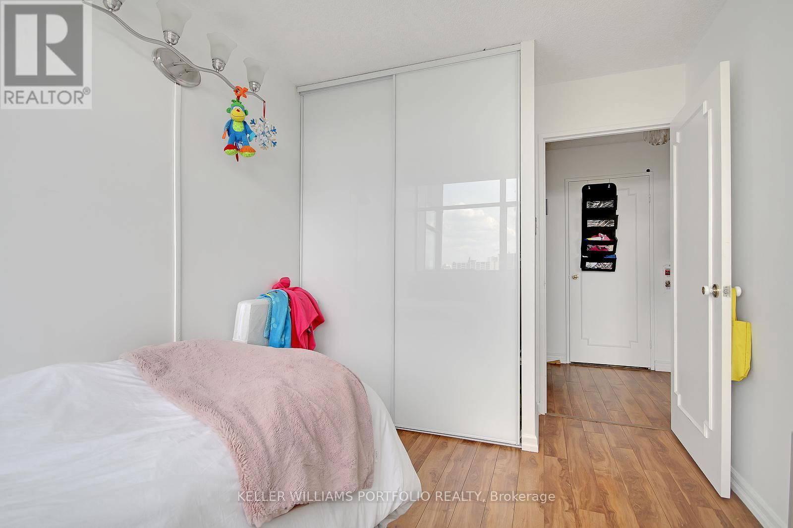 702 - 100 ANTIBES DRIVE Image 19