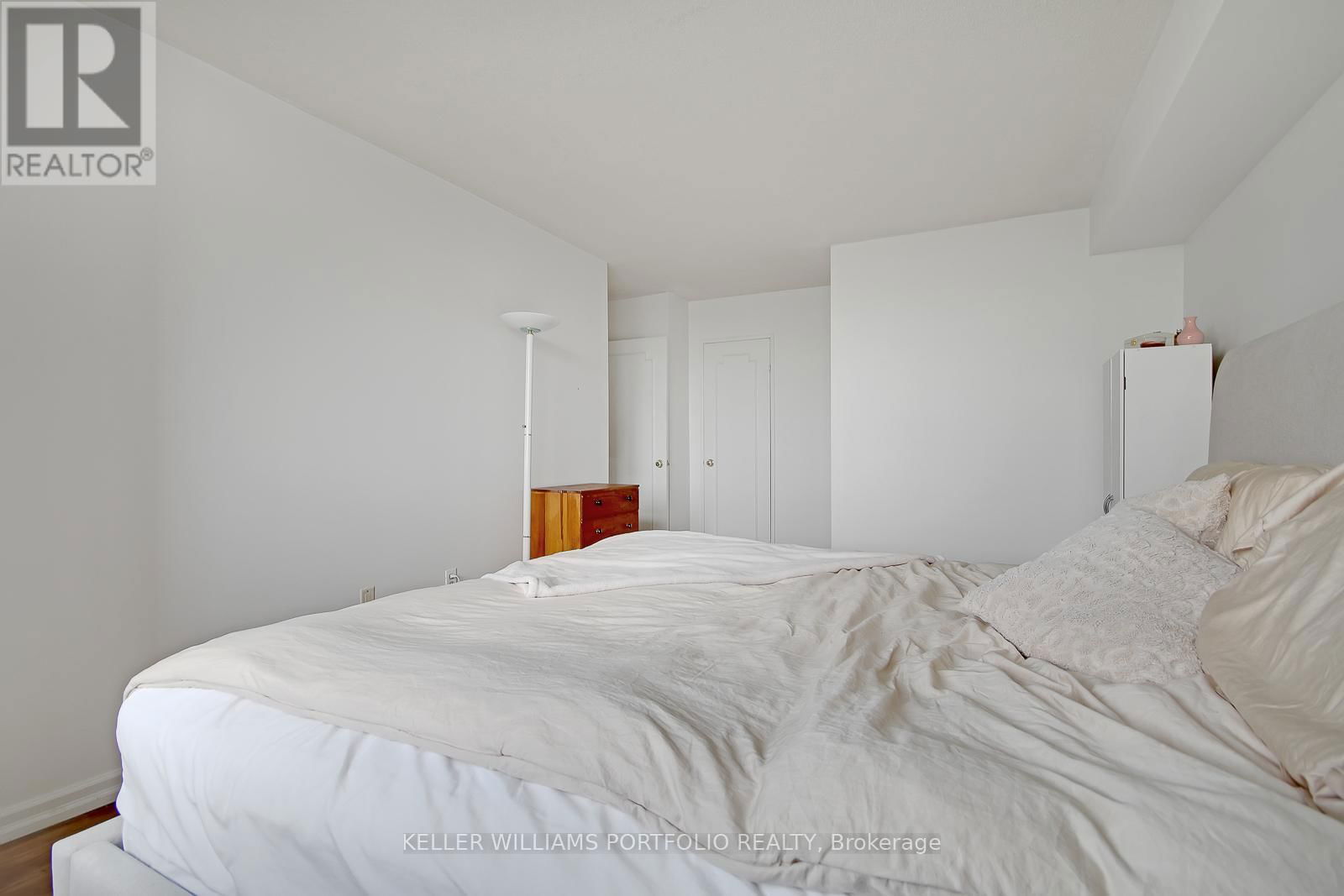 702 - 100 ANTIBES DRIVE Image 21