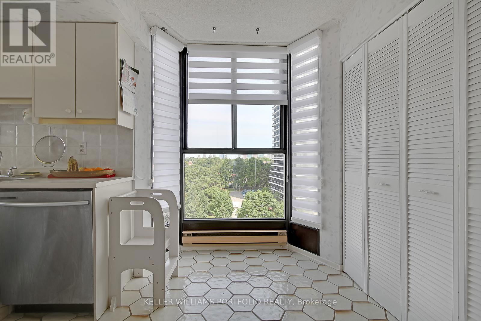 702 - 100 ANTIBES DRIVE Image 26
