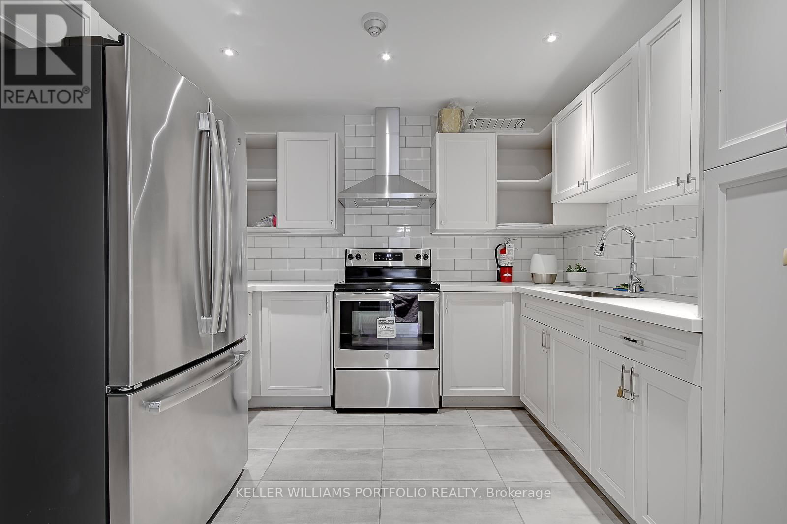 702 - 100 ANTIBES DRIVE Image 30