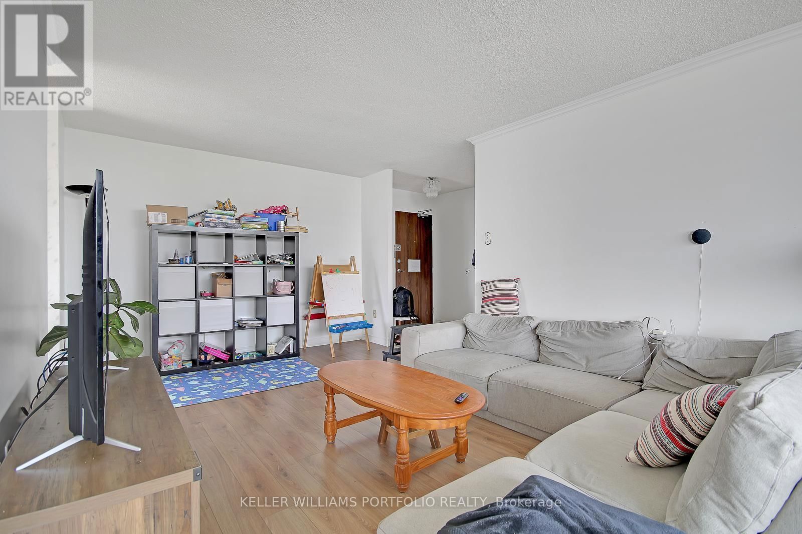 702 - 100 ANTIBES DRIVE Image 7