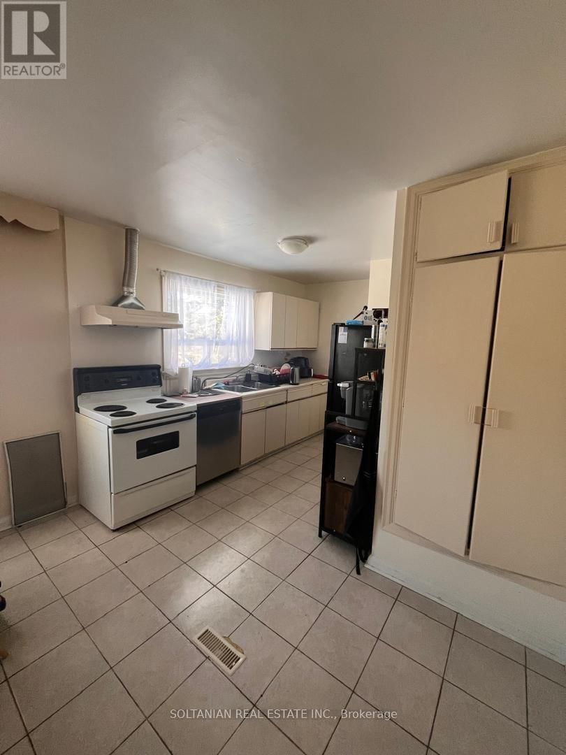 228 FINCH AVENUE WEST Image 3