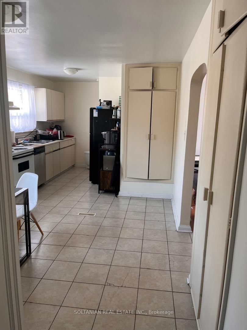228 FINCH AVENUE WEST Image 4