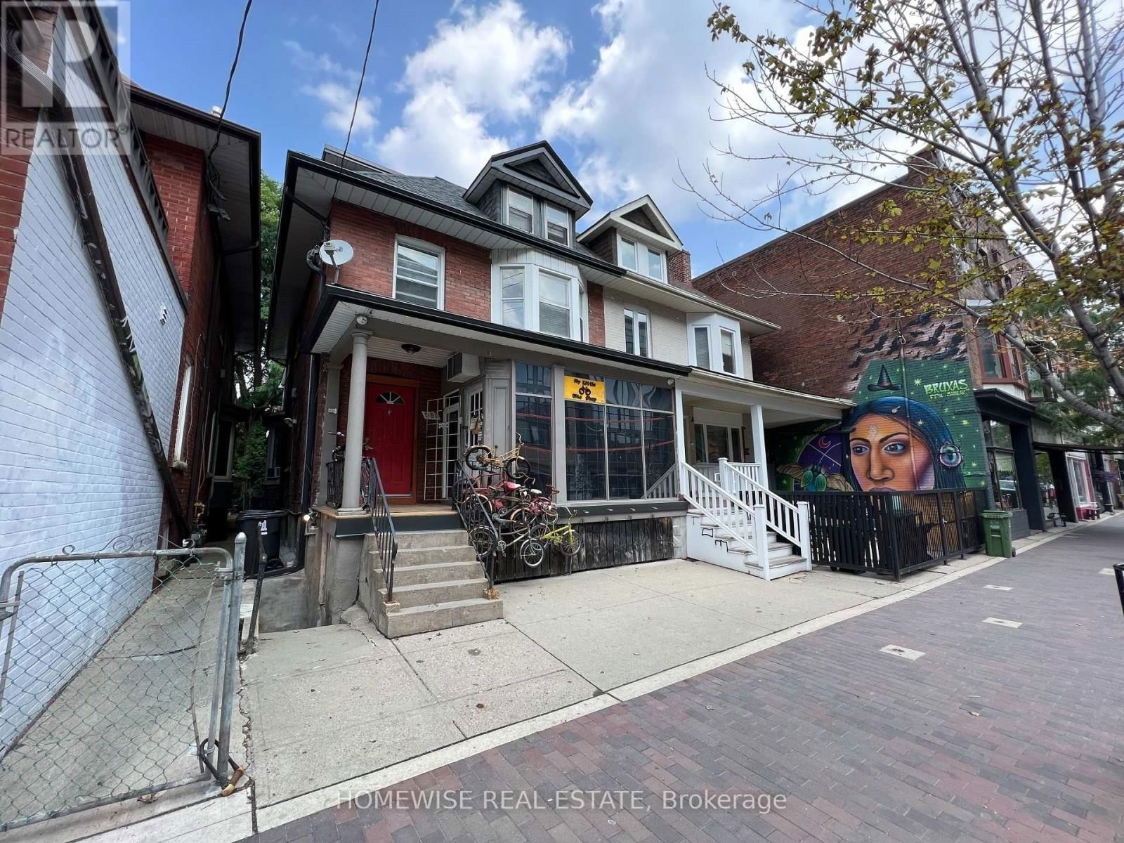 1 - 882 COLLEGE STREET Image 1