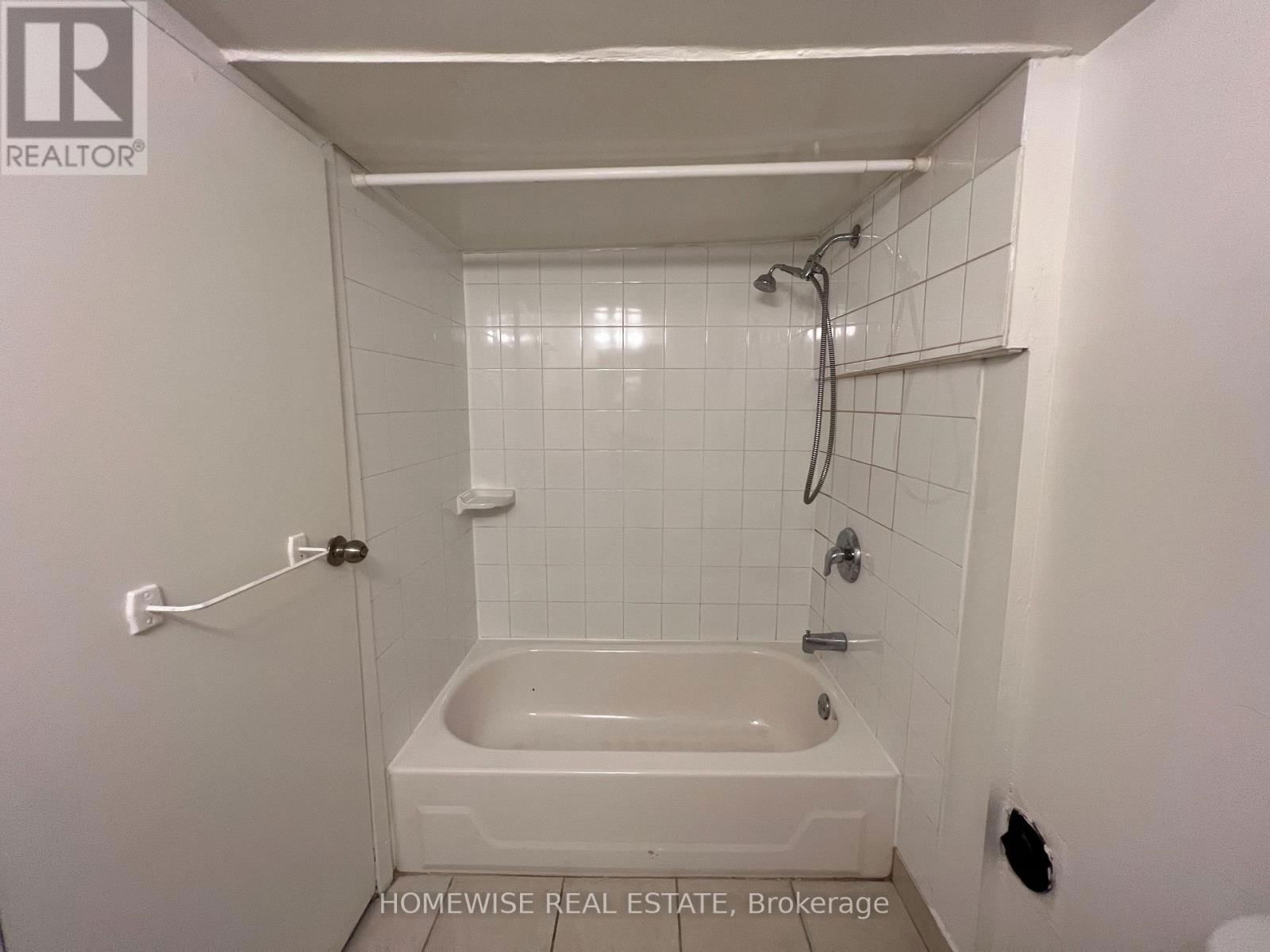 1 - 882 COLLEGE STREET Image 11