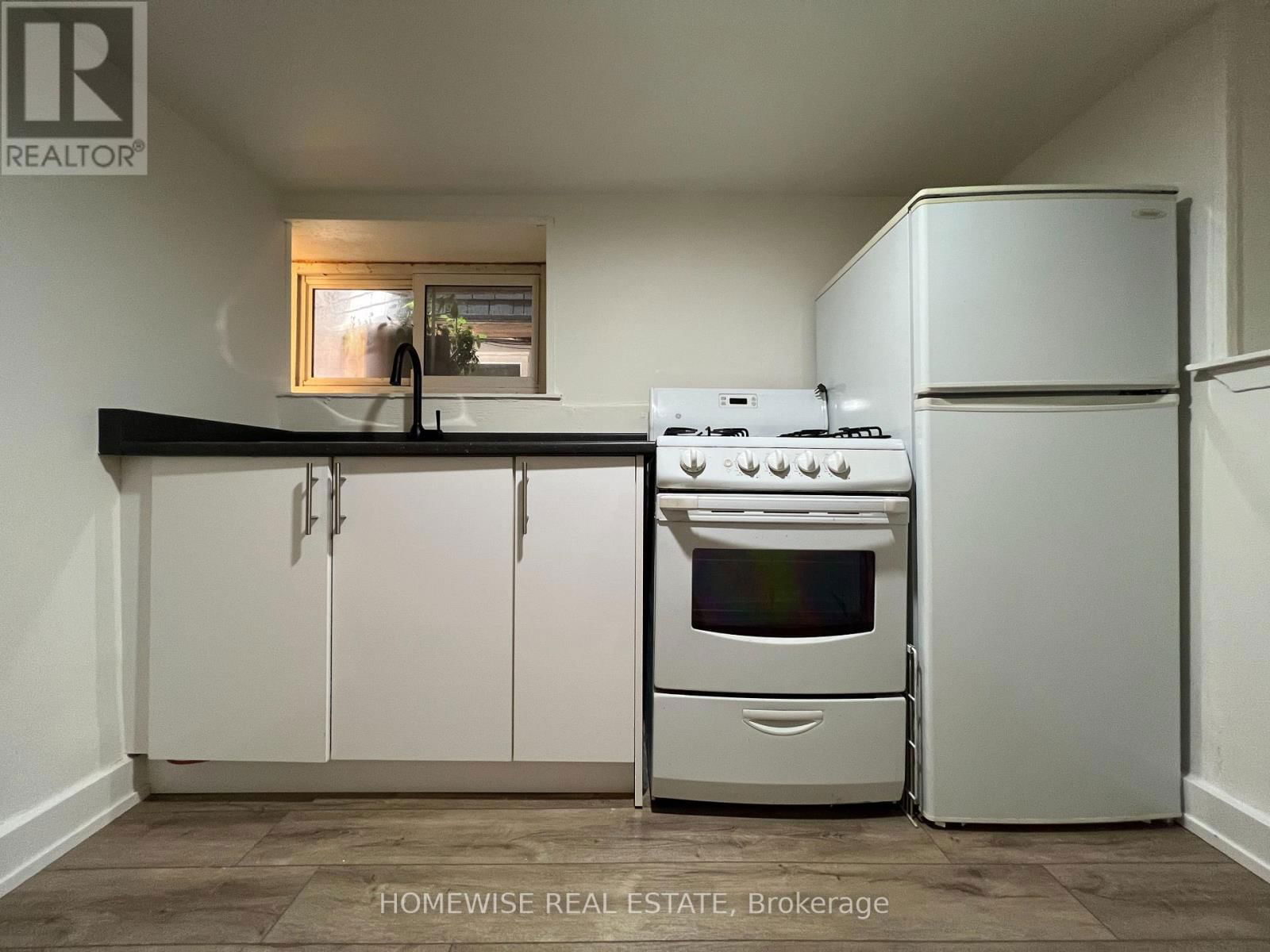 1 - 882 COLLEGE STREET Image 9