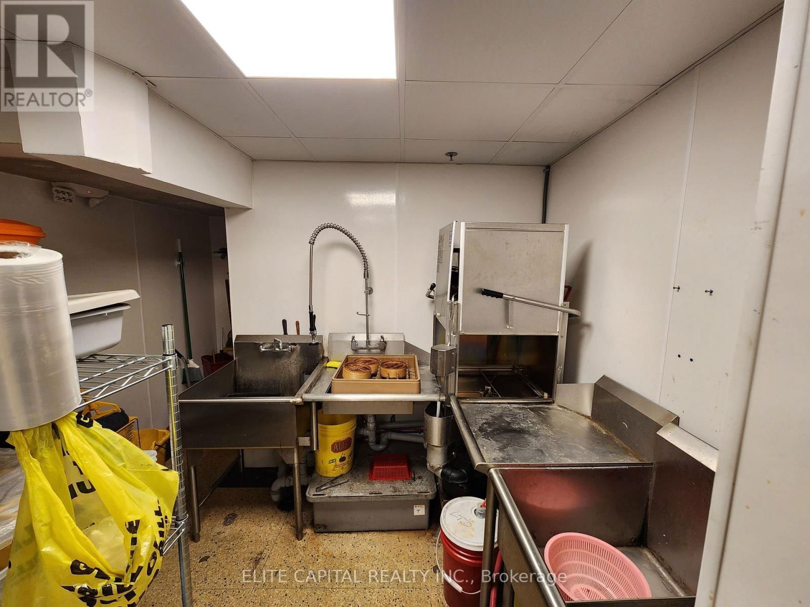 356 COLLEGE STREET Image 16