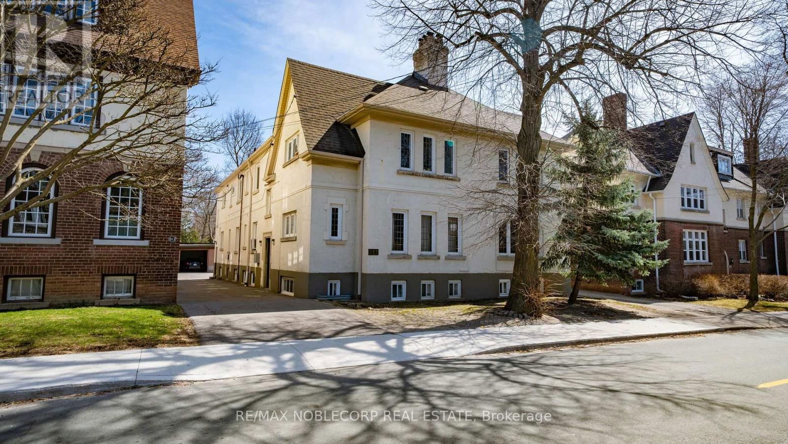 809-811 DUPLEX AVENUE Image 1