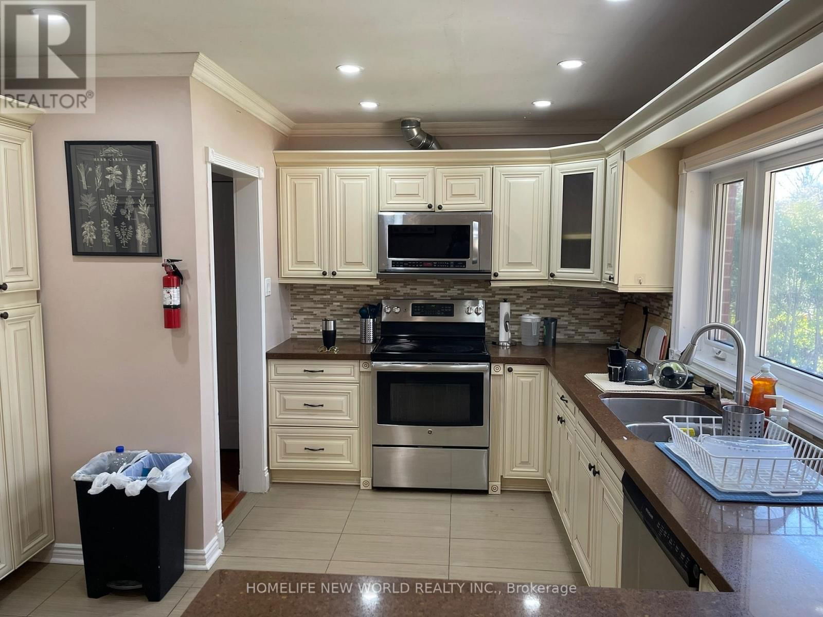 Main - 224 NEWTON DRIVE Image 6