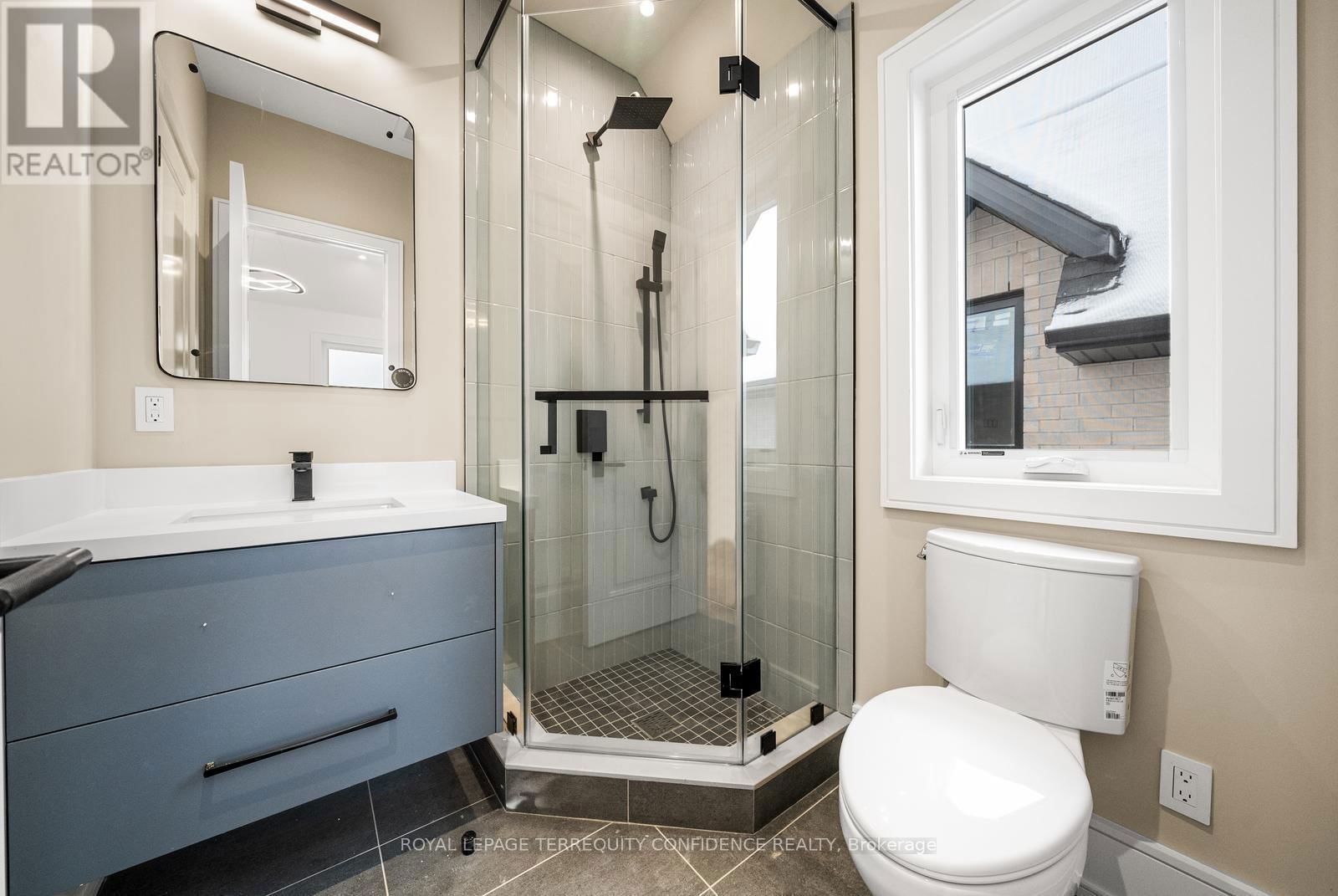 338B HORSHAM AVENUE Image 30