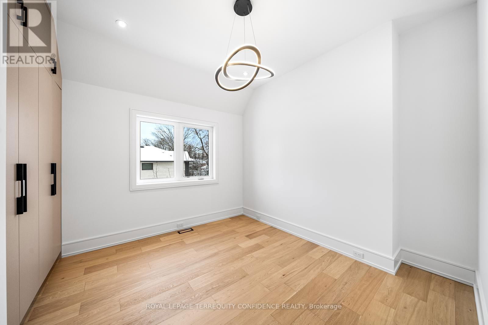 338B HORSHAM AVENUE Image 31