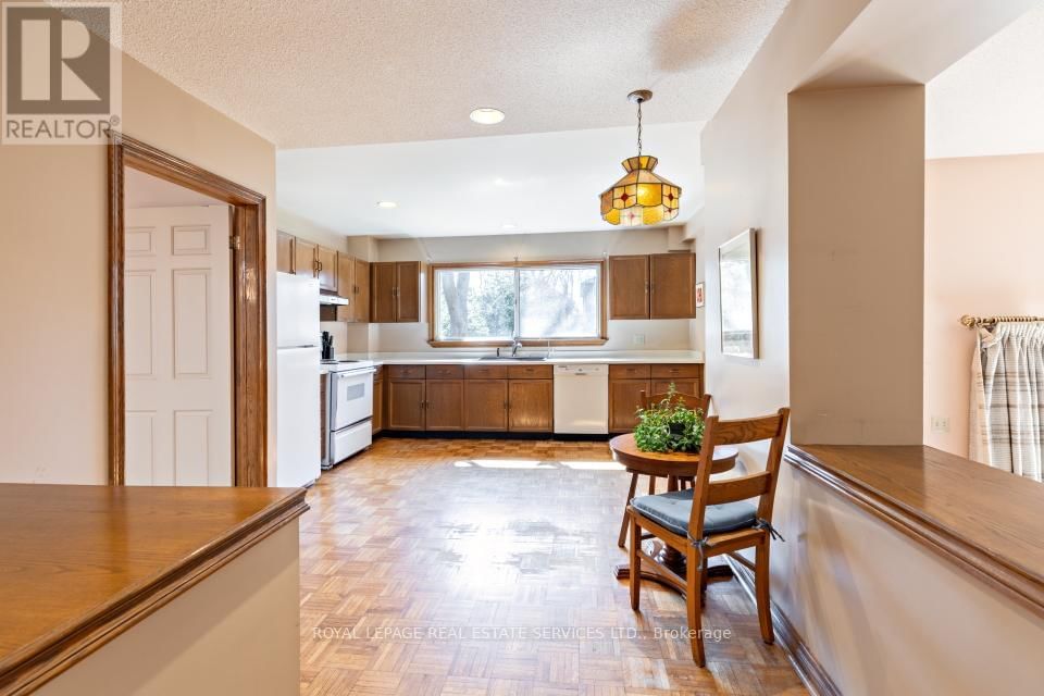 29 CAMERON AVENUE Image 10