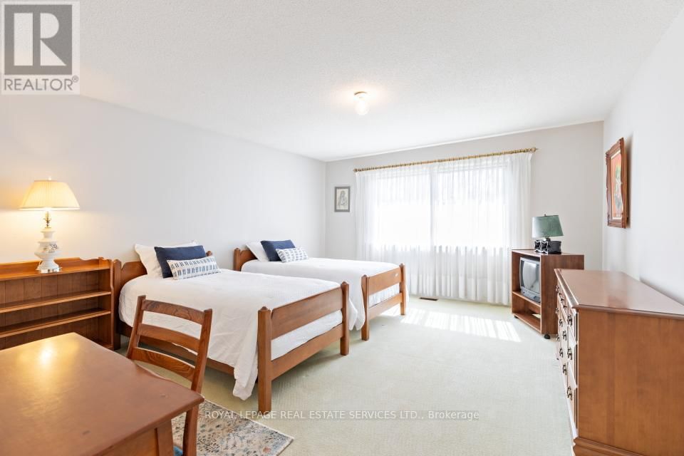 29 CAMERON AVENUE Image 25