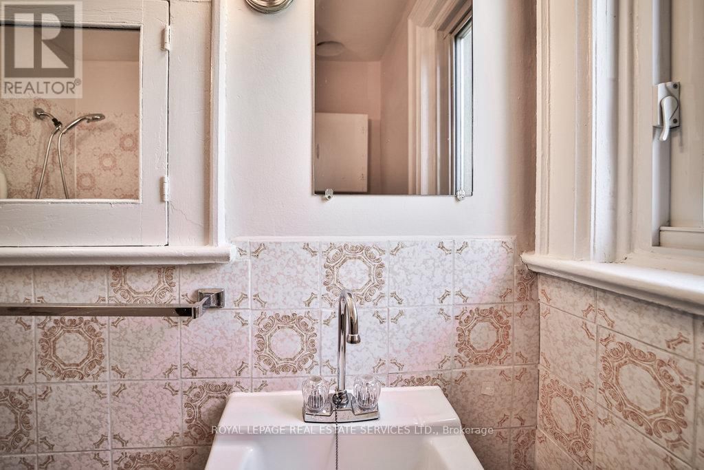 25 EARNSCLIFFE ROAD Image 22