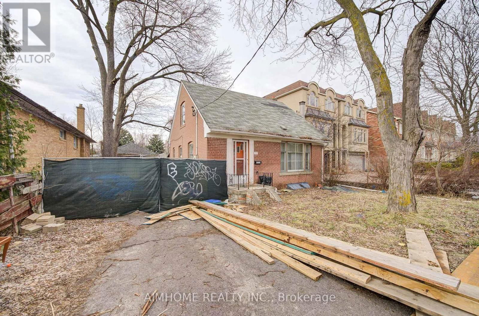 192 FINCH AVENUE EAST Image 21