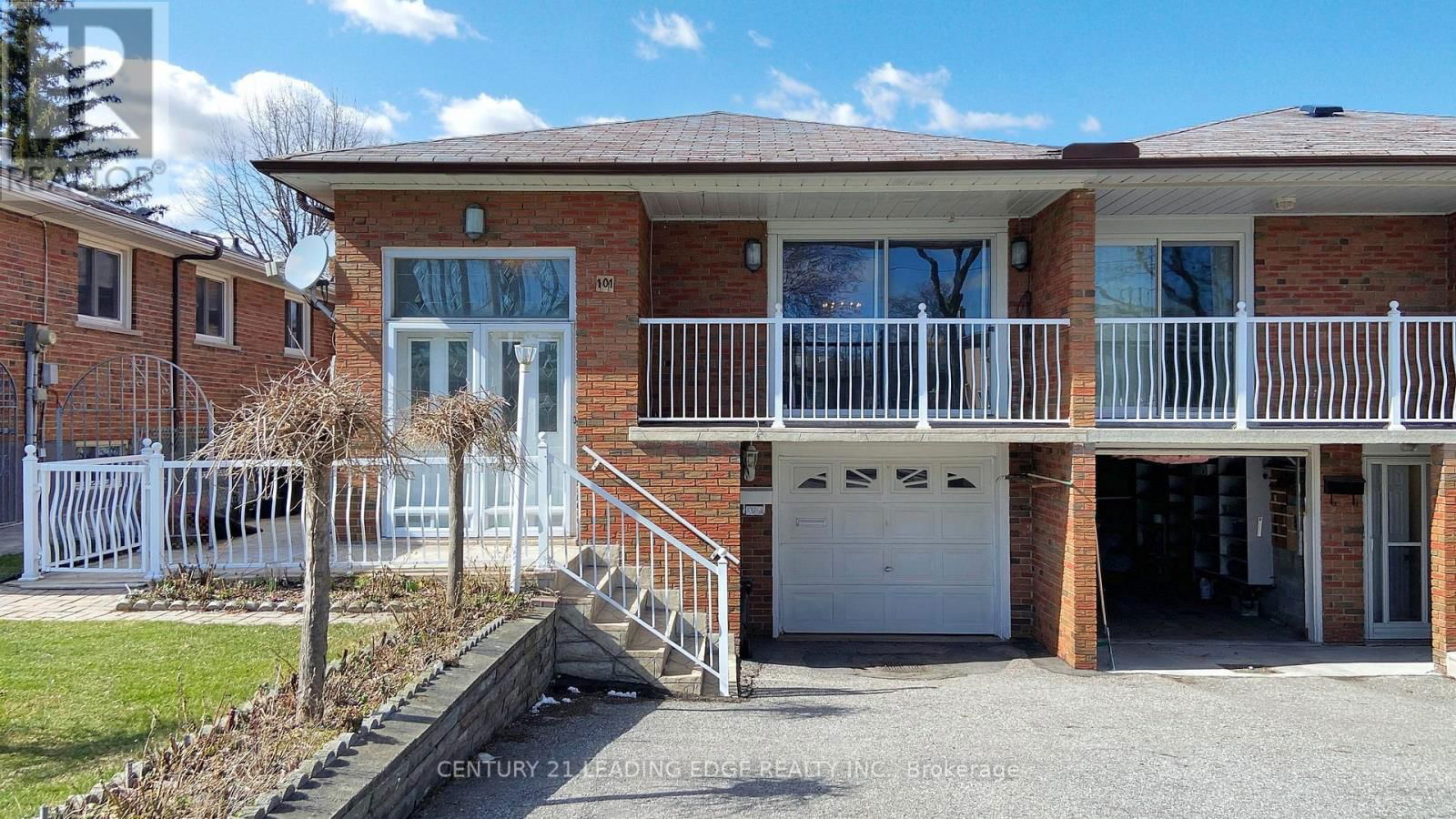 101 PINDAR CRESCENT Image 1