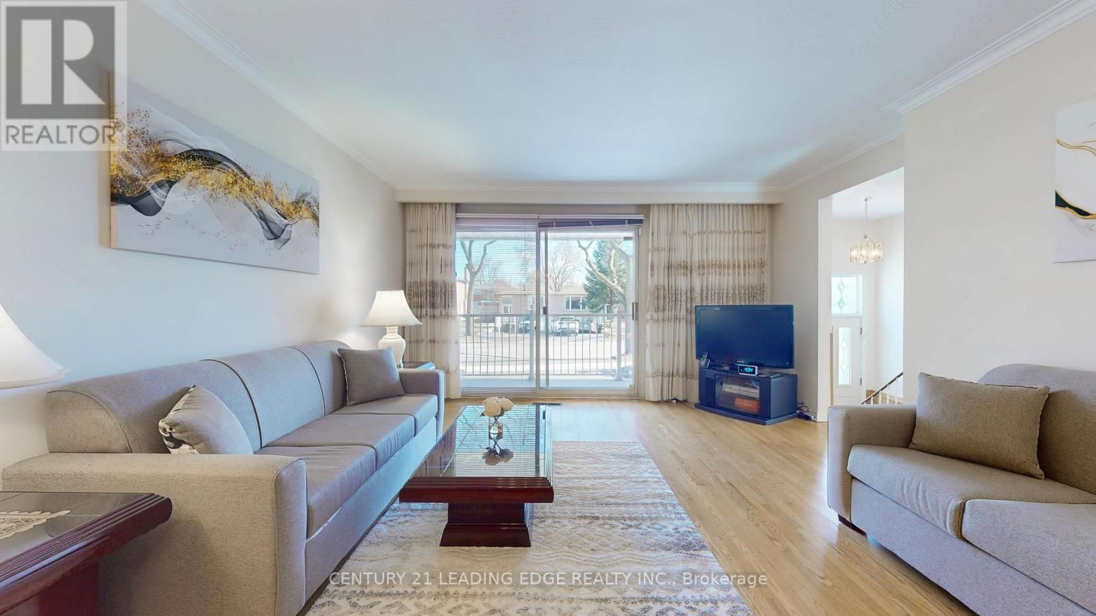 101 PINDAR CRESCENT Image 10