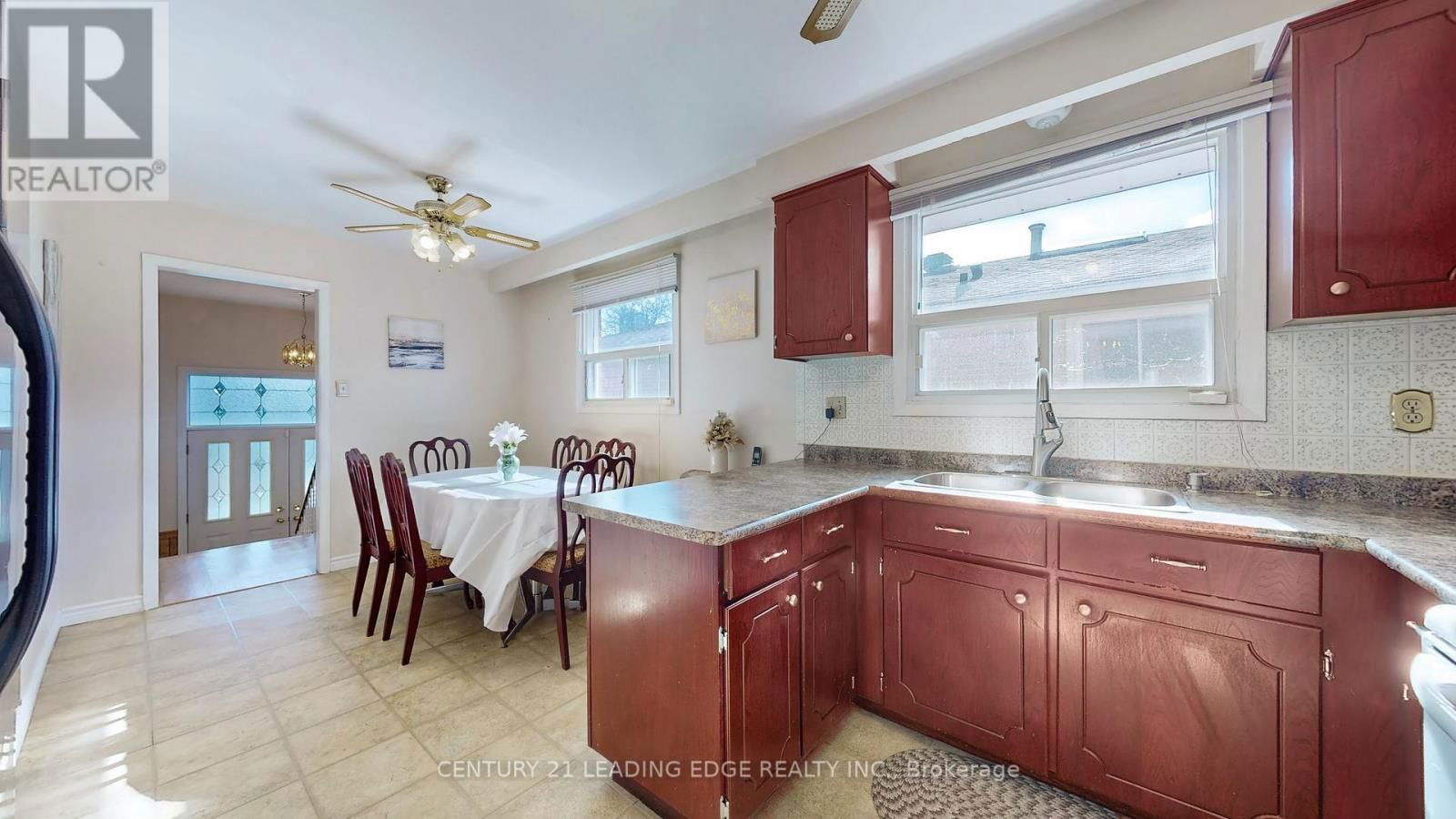 101 PINDAR CRESCENT Image 18