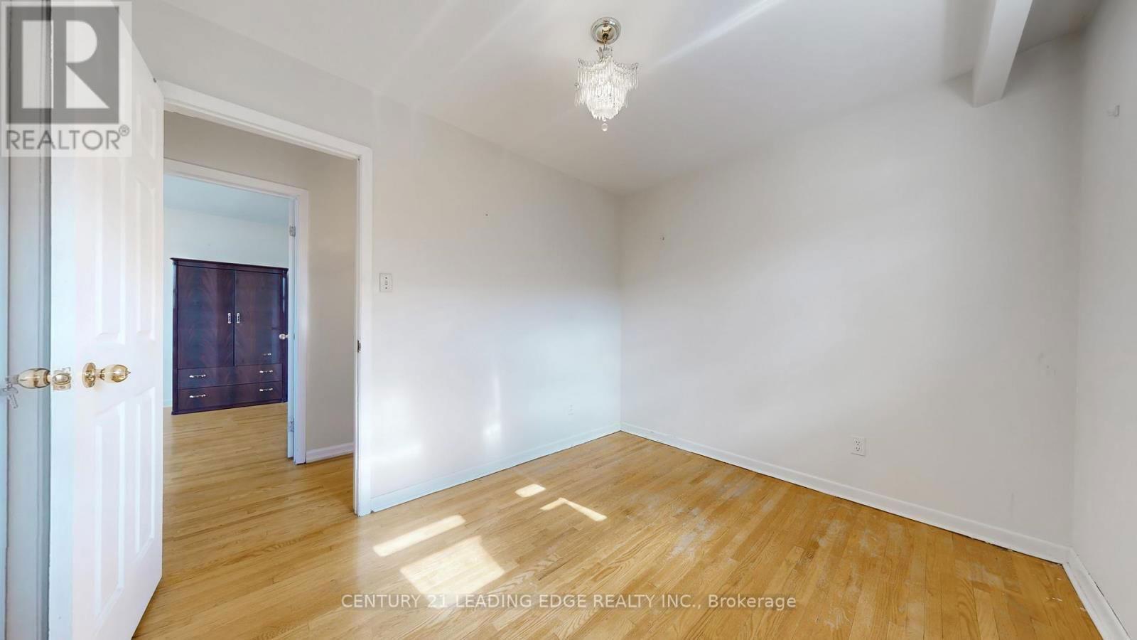 101 PINDAR CRESCENT Image 27