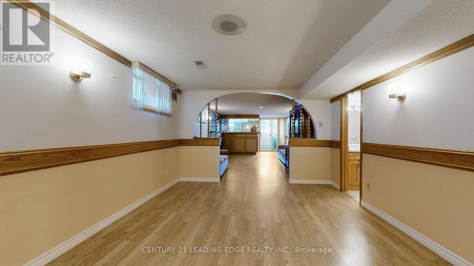 101 PINDAR CRESCENT Image 32