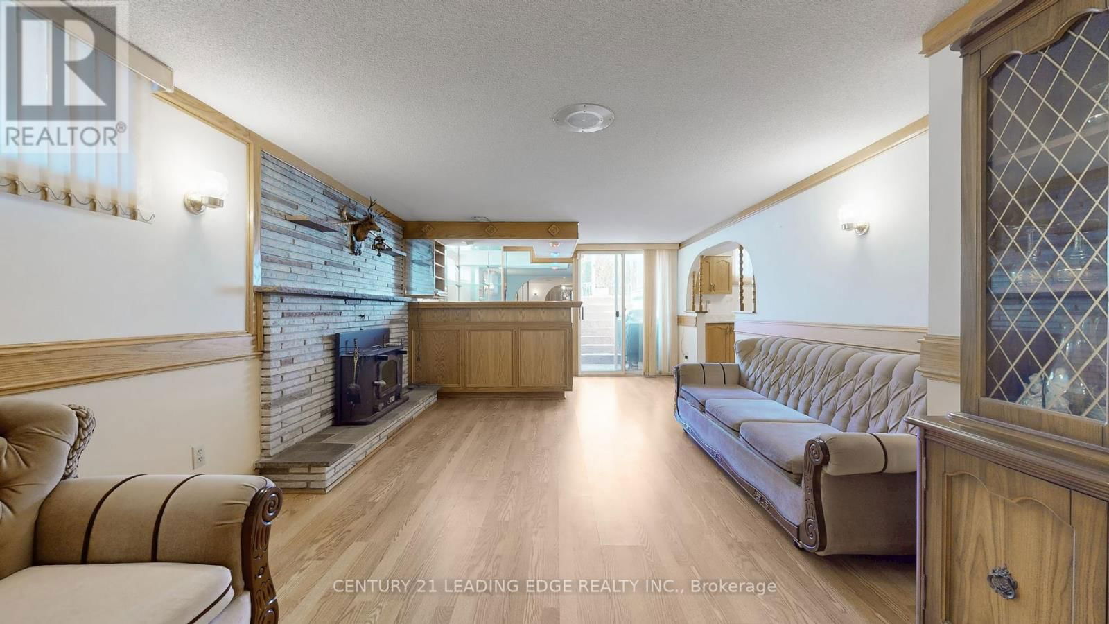 101 PINDAR CRESCENT Image 35