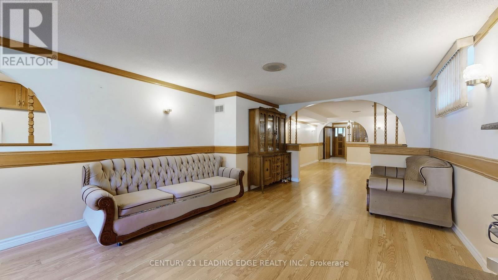 101 PINDAR CRESCENT Image 36