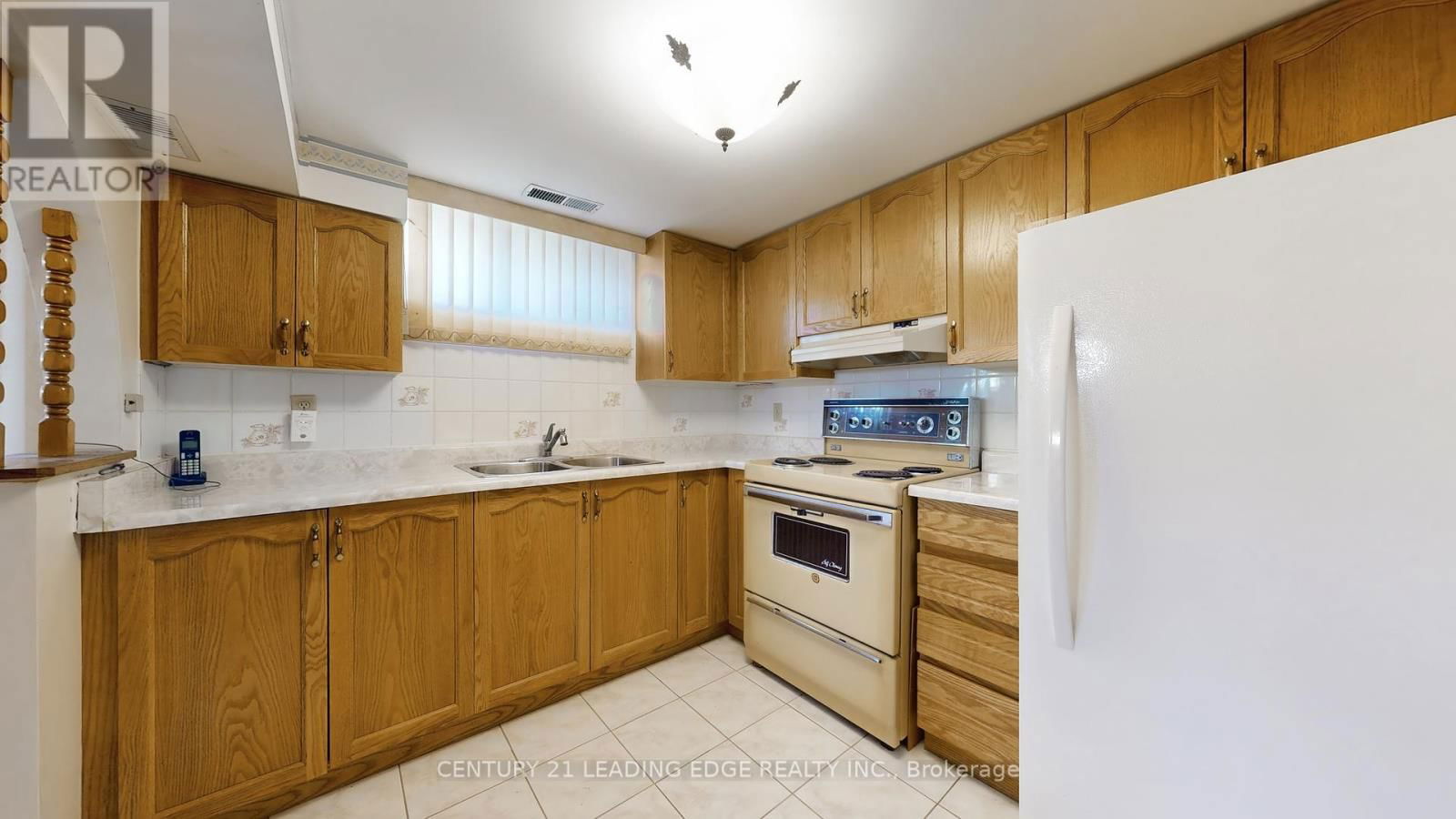 101 PINDAR CRESCENT Image 40
