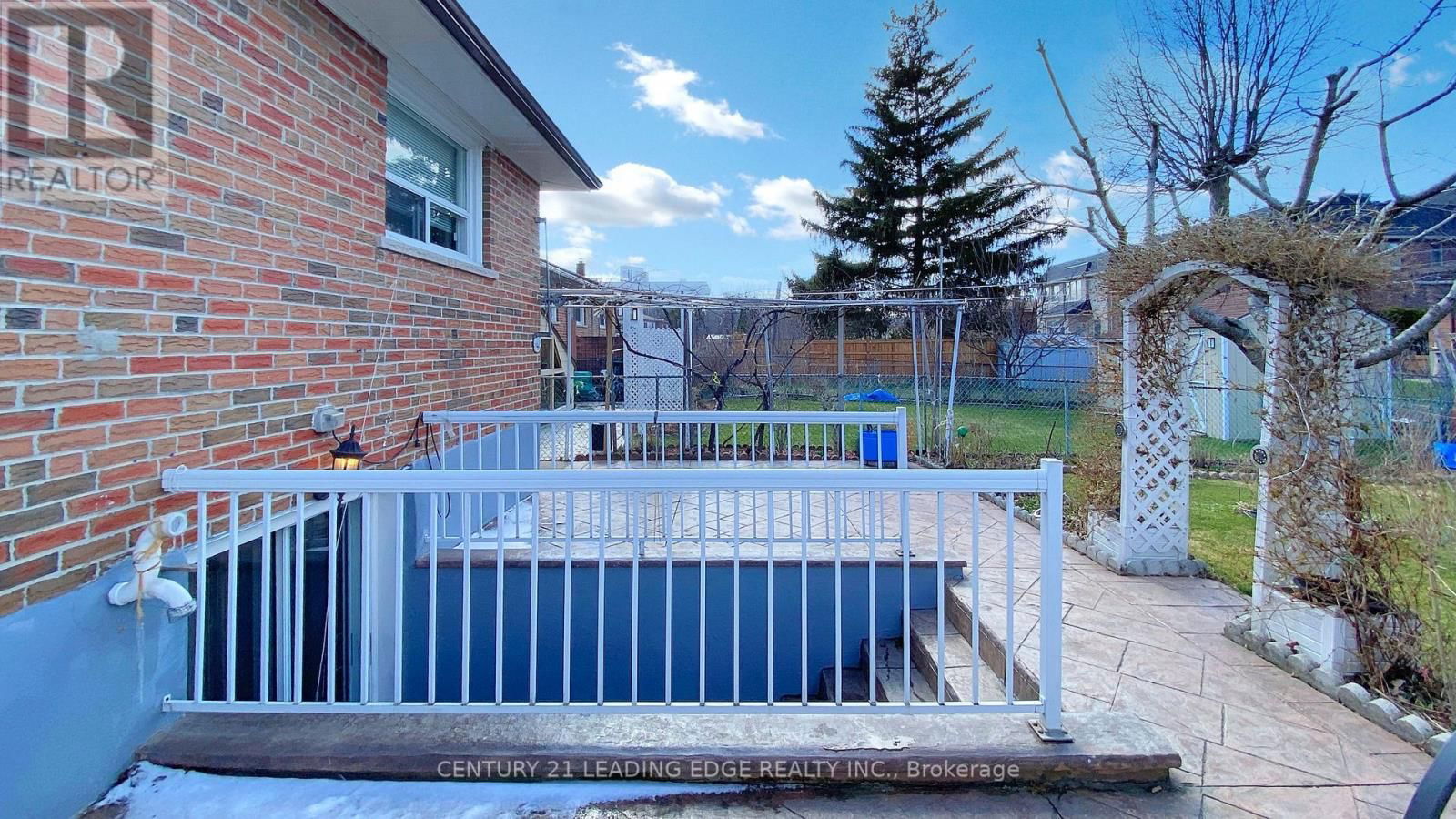 101 PINDAR CRESCENT Image 44