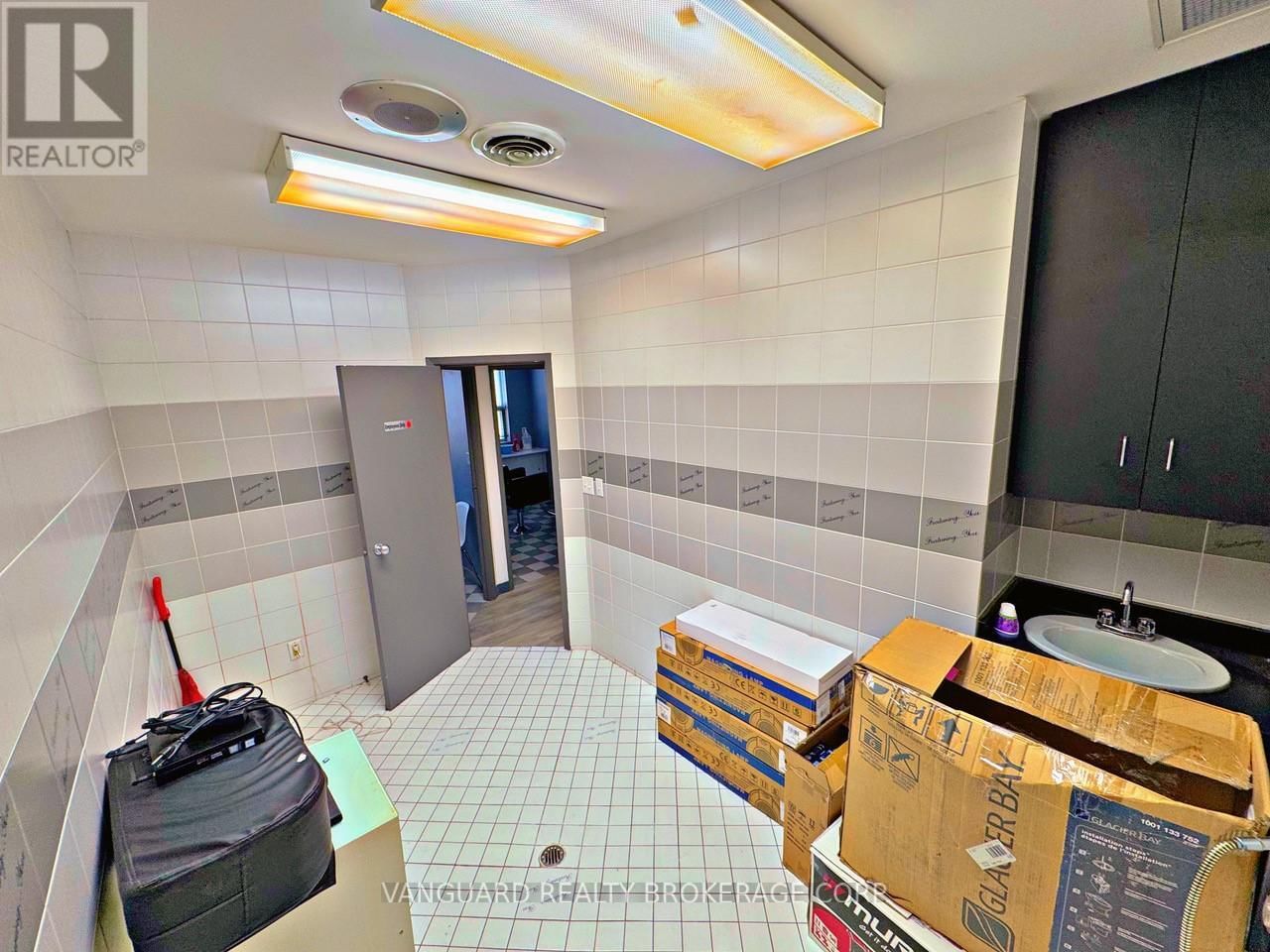 2nd Floor - 1106 EGLINTON AVENUE WEST Image 18