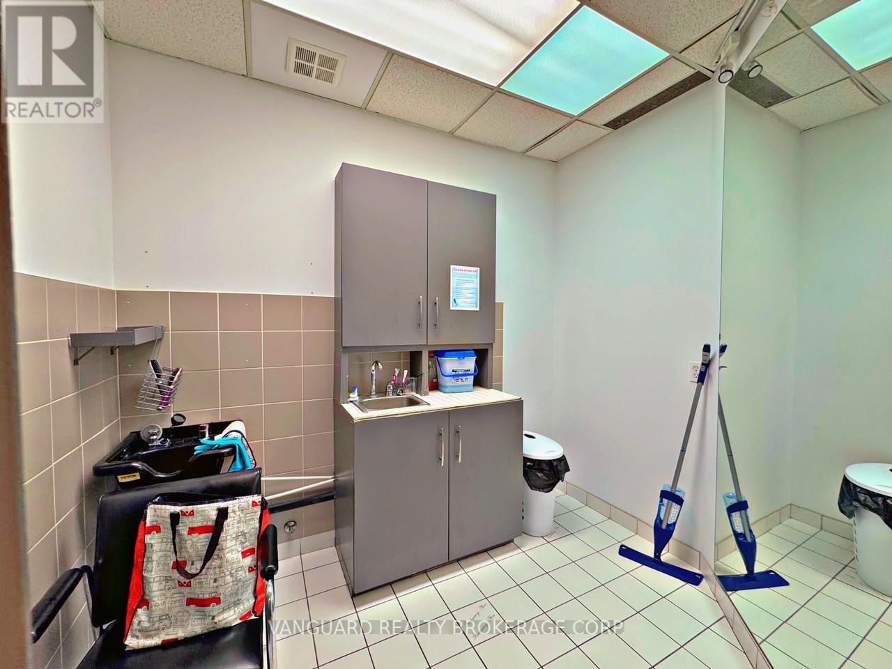 2nd Floor - 1106 EGLINTON AVENUE WEST Image 19