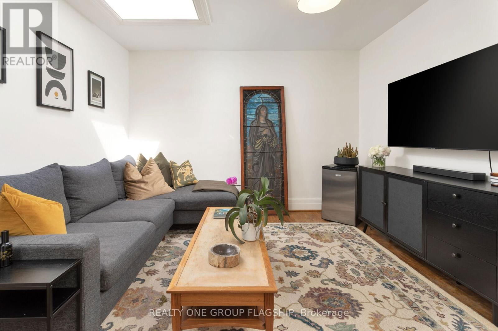 1691 DUNDAS STREET WEST Image 16