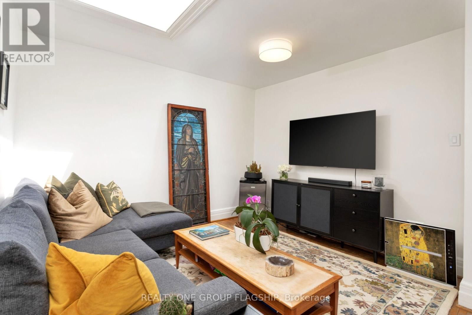 1691 DUNDAS STREET WEST Image 17